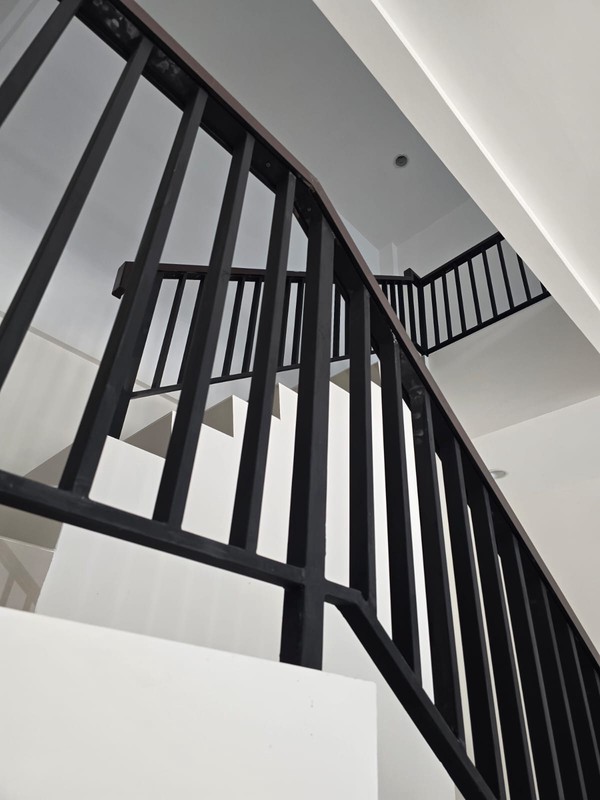 Ruko siap pakai dengan daerah komersial di Serpong