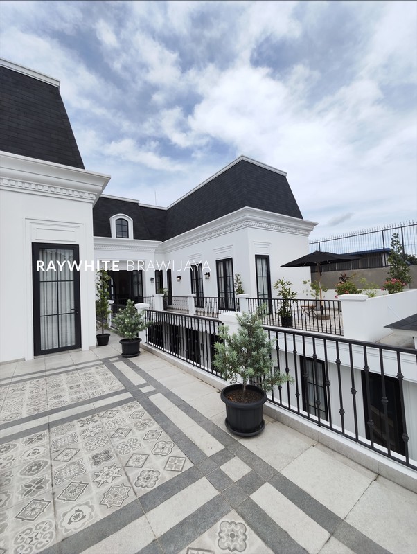 Brand New Classic Modern Luxurious Home Area Tanah Kusir Pondok Pinang