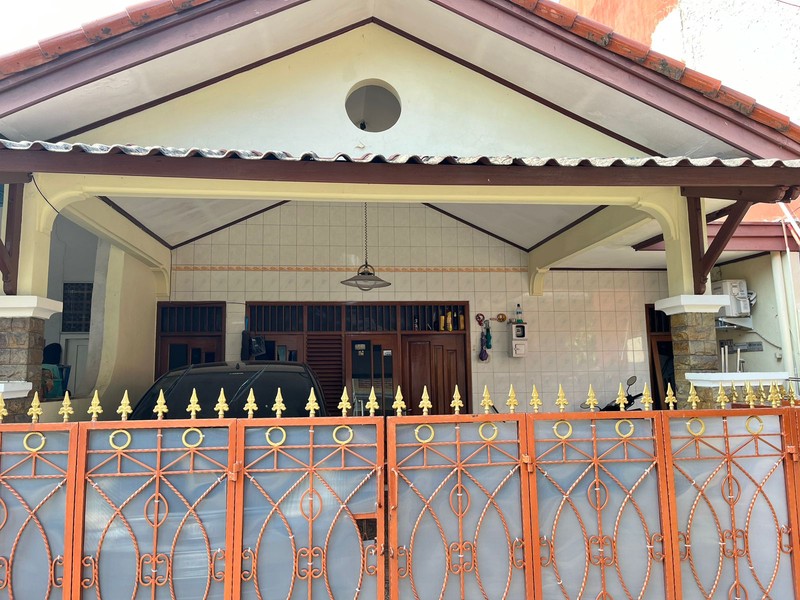 DIJUAL RUMAH DENGAN LINGKUNGAN ASRI