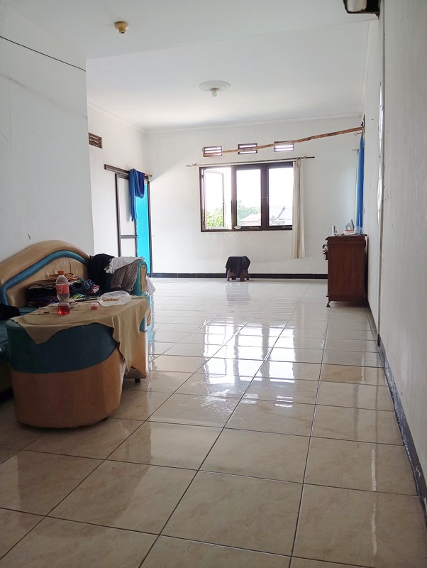 Rumah 2 Lt SHM Strategis Nyaman Hanya 10 Mnt Ke Pintu Tol Bekasi Timur