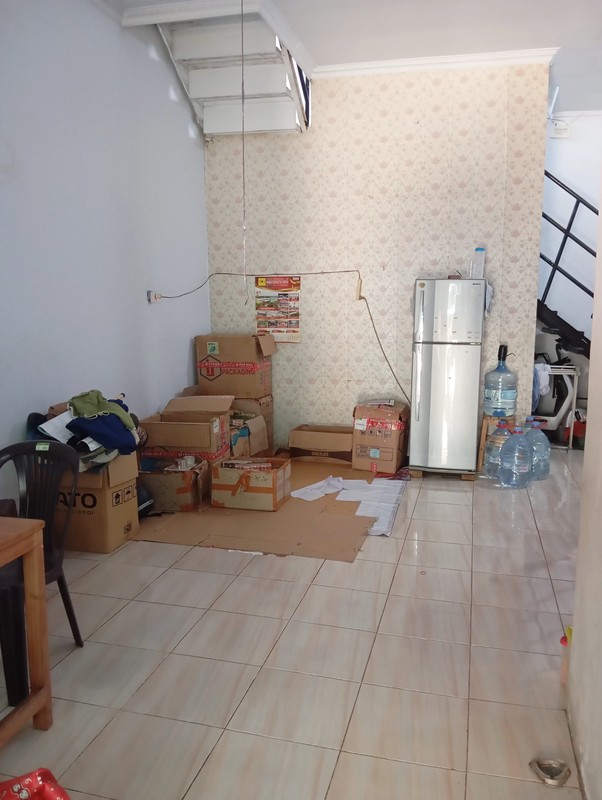 Rumah 2 Lt SHM Strategis Nyaman Hanya 10 Mnt Ke Pintu Tol Bekasi Timur