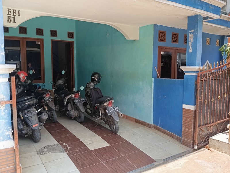 Rumah 2 Lt SHM Strategis Nyaman Hanya 10 Mnt Ke Pintu Tol Bekasi Timur