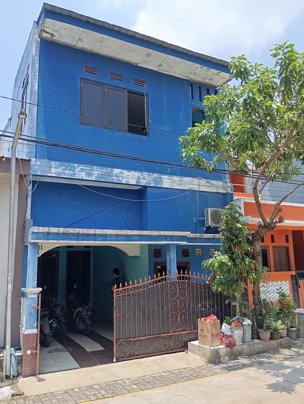 Rumah 2 Lt SHM Strategis Nyaman Hanya 10 Mnt Ke Pintu Tol Bekasi Timur