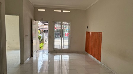 Rumah Siap Huni dengan Hunian Nyaman dan Asri di Ciputat
