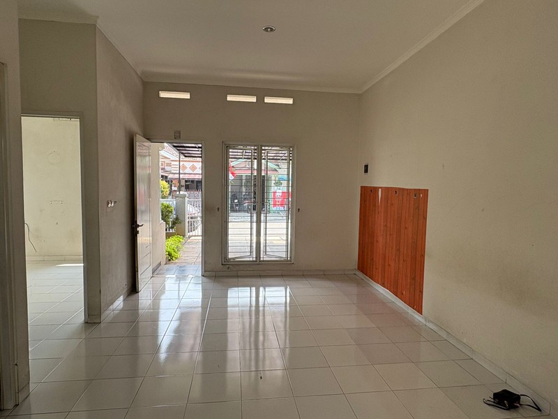 Rumah Siap Huni dengan Hunian Nyaman dan Asri di Ciputat