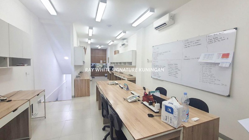 Ruko Gandeng di Jl Tanah Abang III Lokasi Strategis Dekat Sudirman