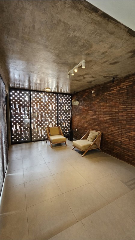 Rumah 2 Lantai Siap Huni dengan Hunian Nyaman dan Asri @Ciputat Timur