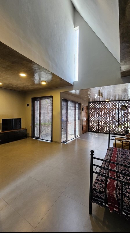 Rumah 2 Lantai Siap Huni dengan Hunian Nyaman dan Asri @Ciputat Timur