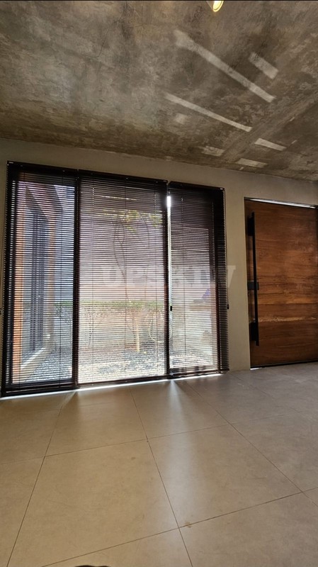 Rumah 2 Lantai Siap Huni dengan Hunian Nyaman dan Asri @Ciputat Timur