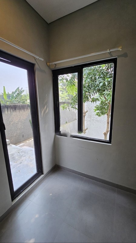 Rumah 2 Lantai Siap Huni dengan Hunian Nyaman dan Asri @Ciputat Timur