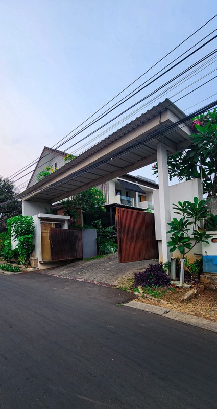 Rumah 2 Lantai Bebas Banjir di Cluster D'VISTA BINTARO. Jl. Cempaka, Rengas, Ciputat Timur