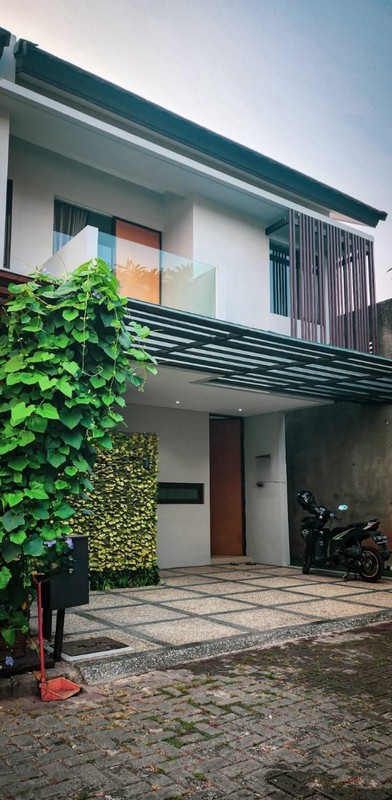 Rumah 2 Lantai Bebas Banjir di Cluster D'VISTA BINTARO. Jl. Cempaka, Rengas, Ciputat Timur