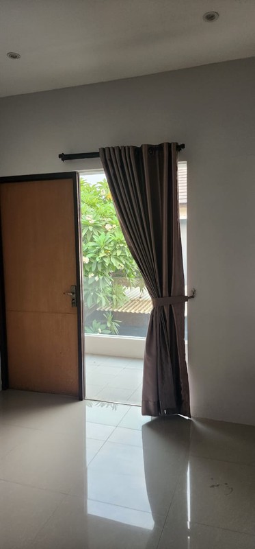 Rumah 2 Lantai Bebas Banjir di Cluster D'VISTA BINTARO. Jl. Cempaka, Rengas, Ciputat Timur