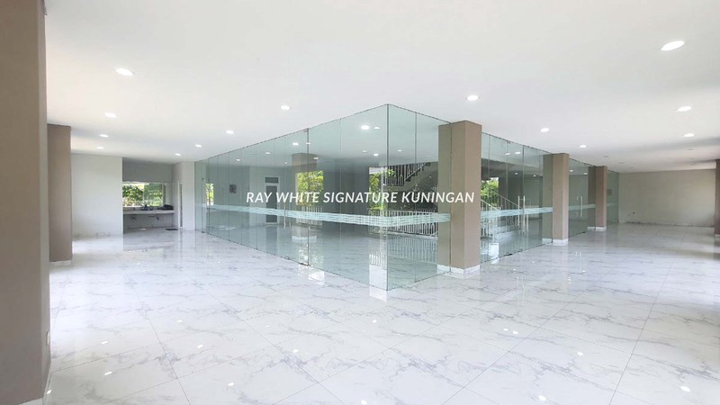 Gedung Baru Renovasi di Cipinang Indah I - Cocok untuk Kantor atau Investasi