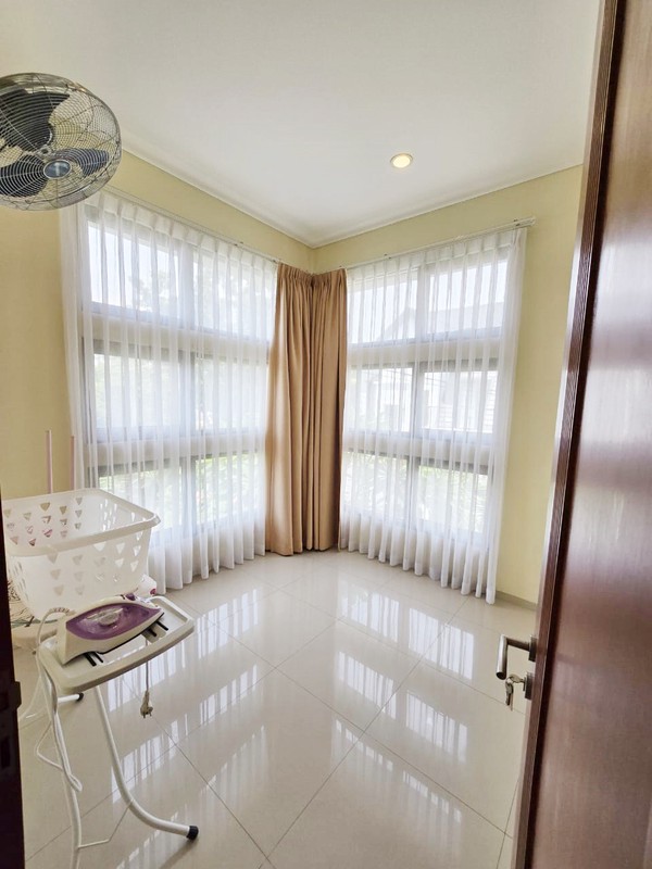 Rumah Hoek Siap Huni dan Strategis di Cluster Permata, Bintaro