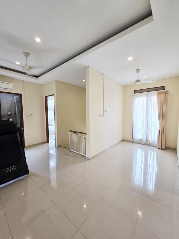 Rumah Hoek Siap Huni dan Strategis di Cluster Permata, Bintaro