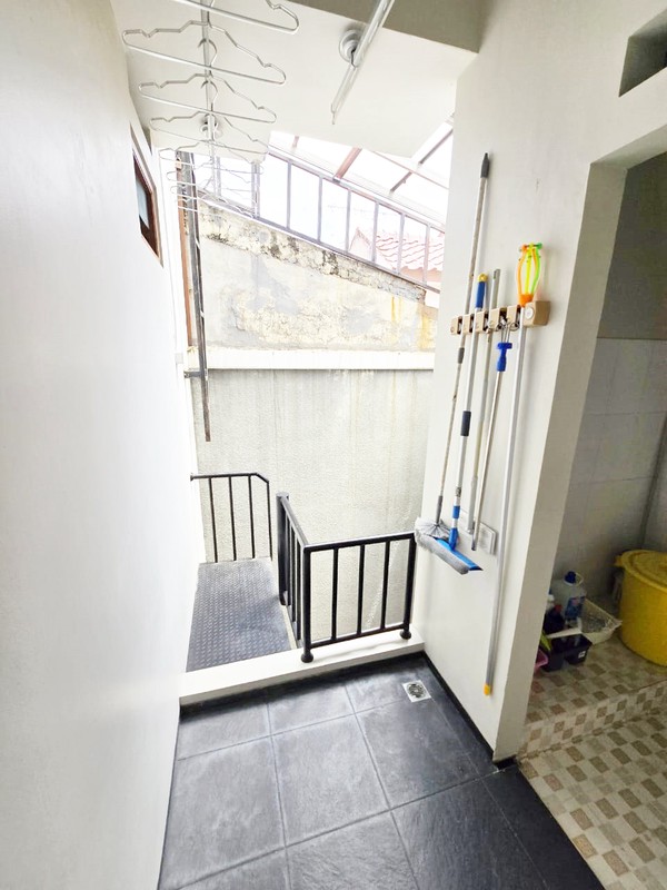 Rumah Hoek Siap Huni dan Strategis di Cluster Permata, Bintaro