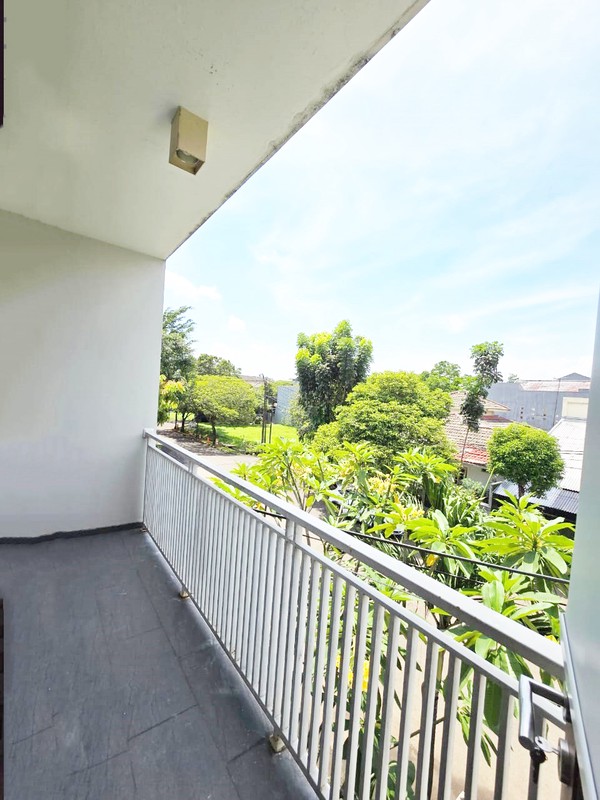 Rumah Hoek Siap Huni dan Strategis di Cluster Permata, Bintaro