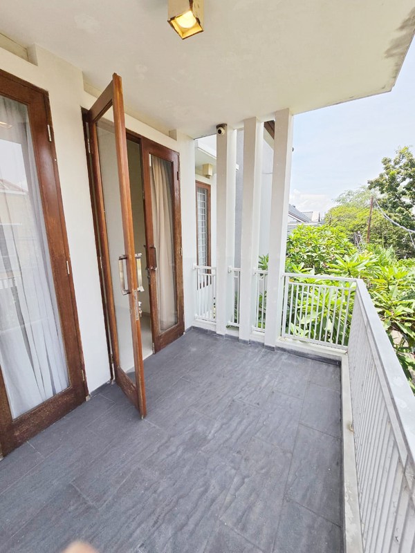 Rumah Hoek Siap Huni dan Strategis di Cluster Permata, Bintaro