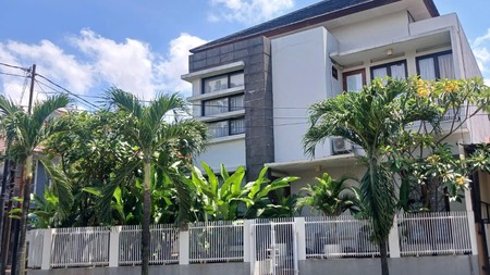 Rumah Hoek Siap Huni dan Strategis di Cluster Permata, Bintaro