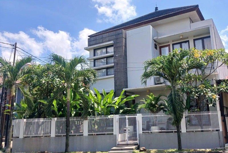 Rumah Hoek Siap Huni dan Strategis di Cluster Permata, Bintaro