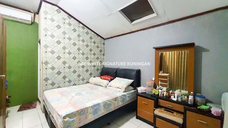 Rumah 2 Lantai dengan lokasi Strategis di Komplek Curug Indah Jatiwaringin