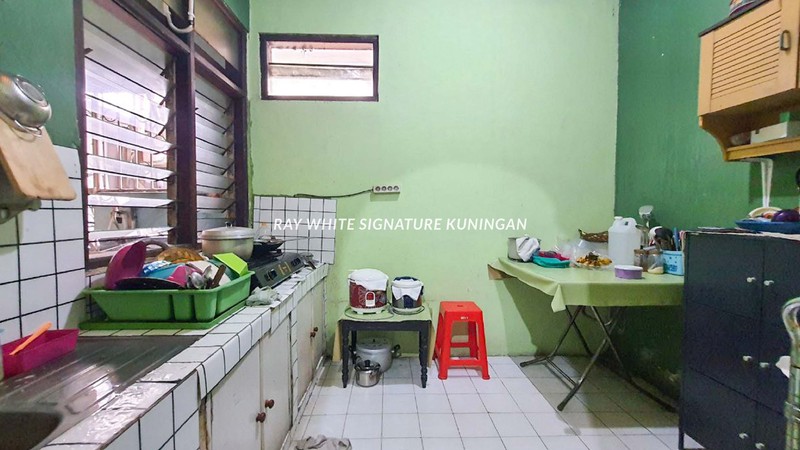 Rumah 2 Lantai dengan lokasi Strategis di Komplek Curug Indah Jatiwaringin