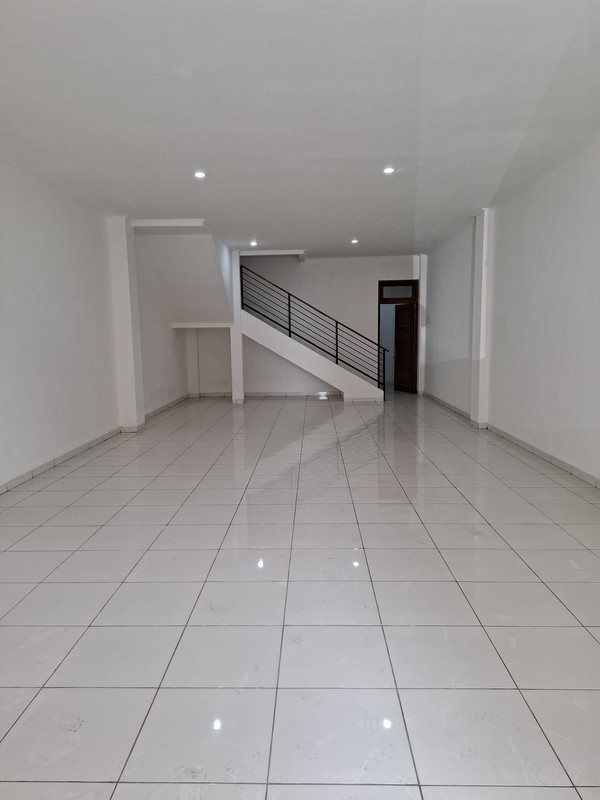 Disewakan Ruko Di Jalan Seturan Raya Pusat Bisnis, Kuliner, Dan Kampus Yogyakarta.