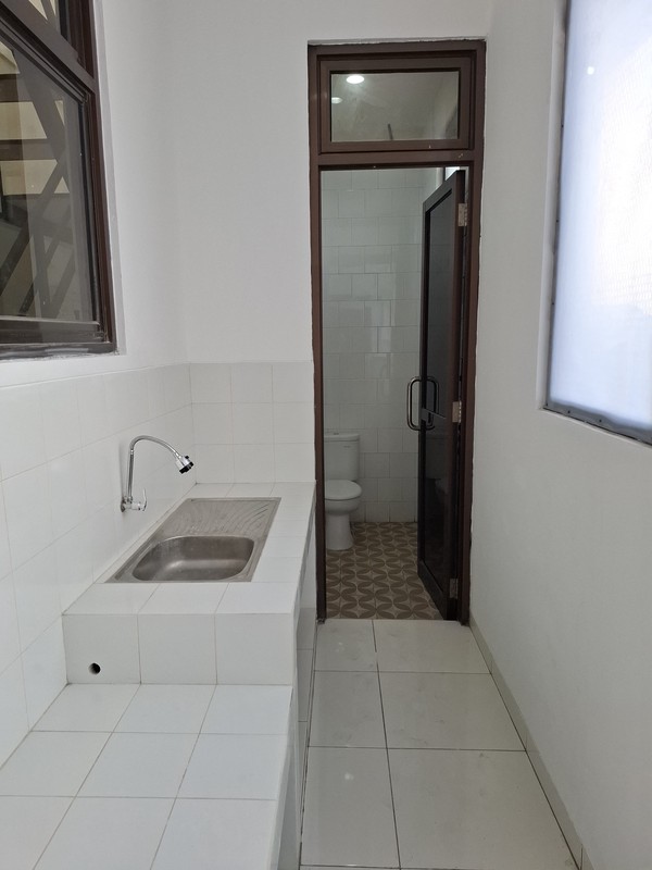 Disewakan Ruko Di Jalan Seturan Raya Pusat Bisnis, Kuliner, Dan Kampus Yogyakarta.