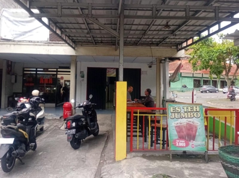 Disewakan Ruko Strategis Di Pinggir Jalan Raya Magelang - Sleman, Banjarnegoro, Mertoyudan, Magelang