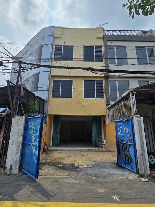 Dijual Ruko Pucang Anom Timur lokasi Ramai