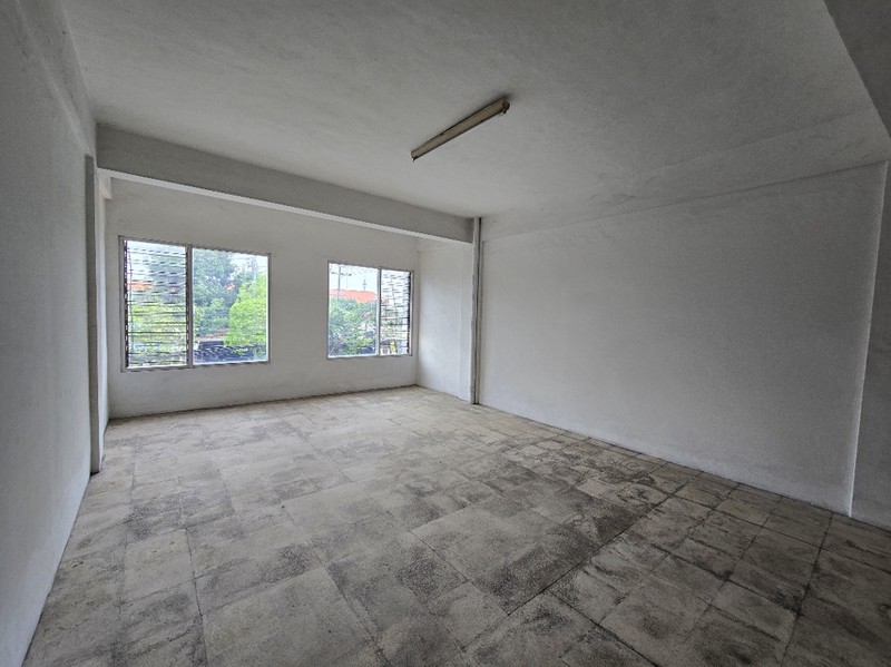 Dijual Ruko Pucang Anom Timur lokasi Ramai