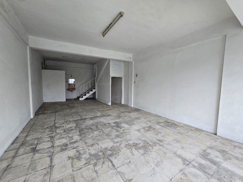 Dijual Ruko Pucang Anom Timur lokasi Ramai