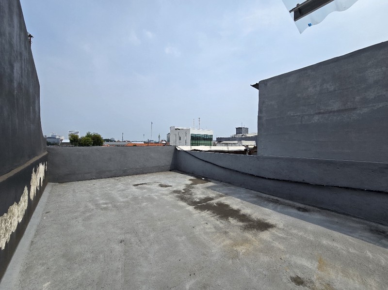 Dijual Ruko Pucang Anom Timur lokasi Ramai