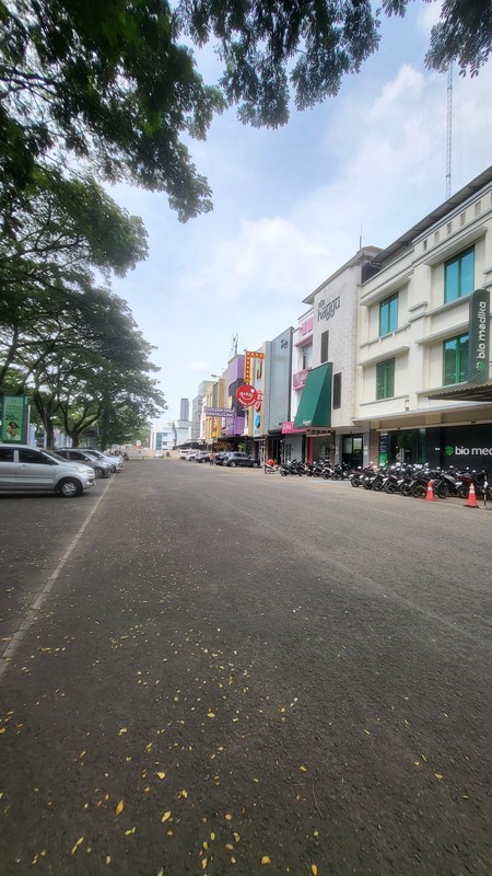 Ruko 3 lantai Hadap Jalan Raya BSD Dekat Akses Tol dan Stasiun Kereta