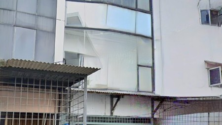 Ruko di lokasi strategis Gunung Sahari, Senen / Bungur / Kemayoran. Dengan etalase / display kaca untuk memamerkan produk di lantai 2 depan
