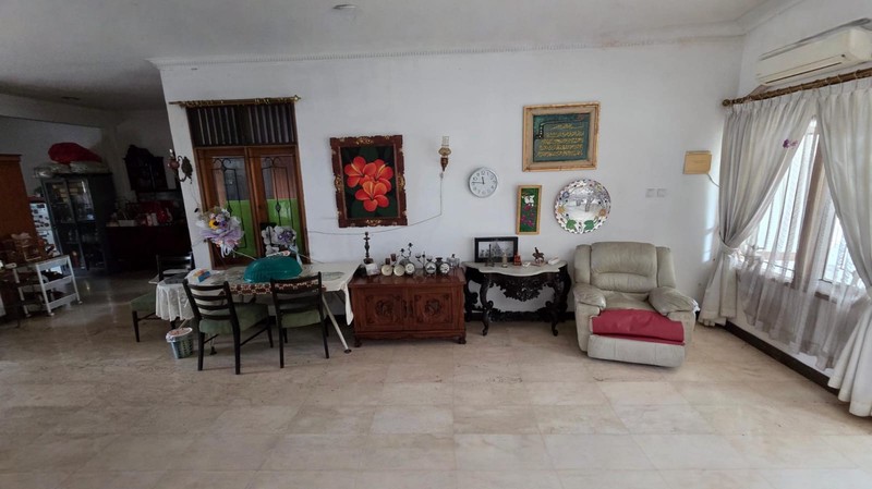 Rumah nyaman dengan lingkungan yang asri di Bintaro Sektor 2