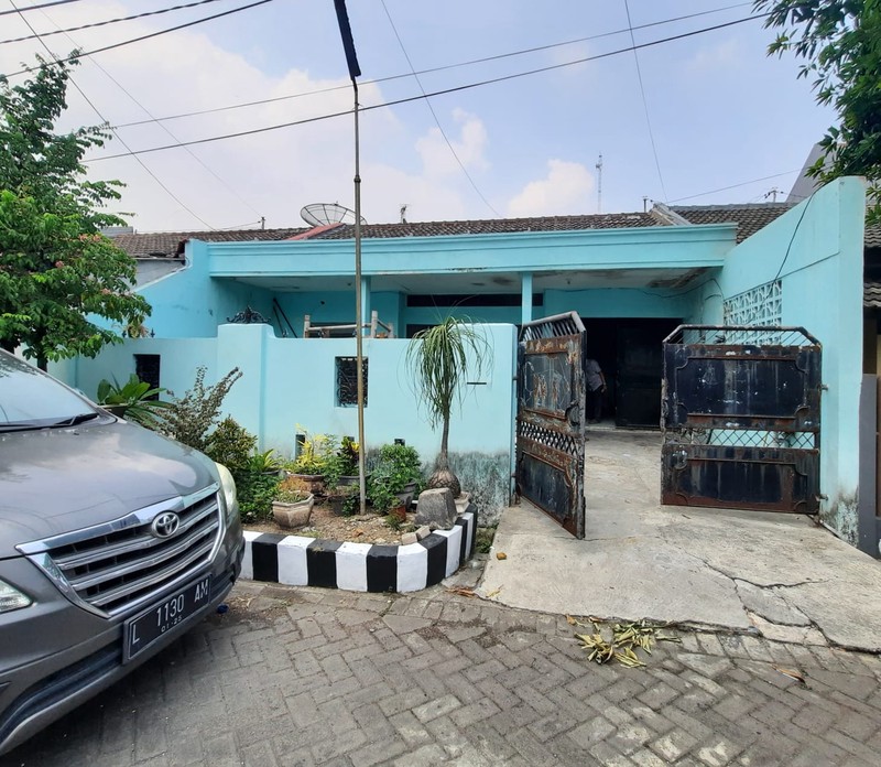 Dijual Rumah Hitung Tanah di Jl Kutisari Indah Surabaya