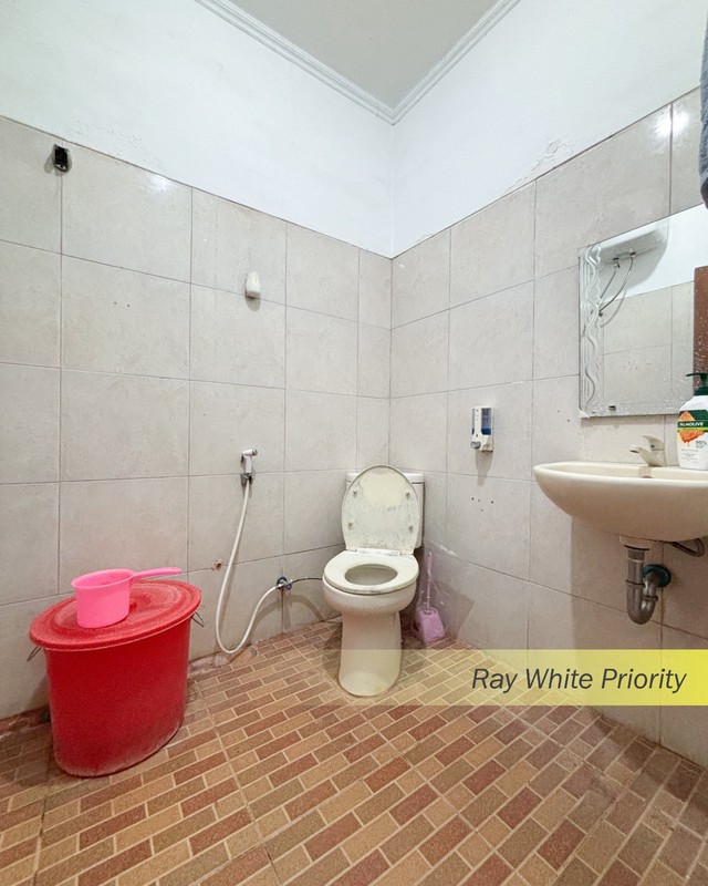 RUMAH ASRI DENGAN LOKASI STRATEGIS DI PONDOK INDAH, JAKARTA SELATAN