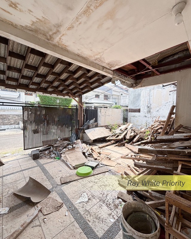 RUMAH HITUNG TANAH PONDOK INDAH (BELAKANG MALL PIM), JAKARTA SELATAN