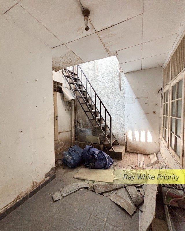 RUMAH HITUNG TANAH PONDOK INDAH (BELAKANG MALL PIM), JAKARTA SELATAN