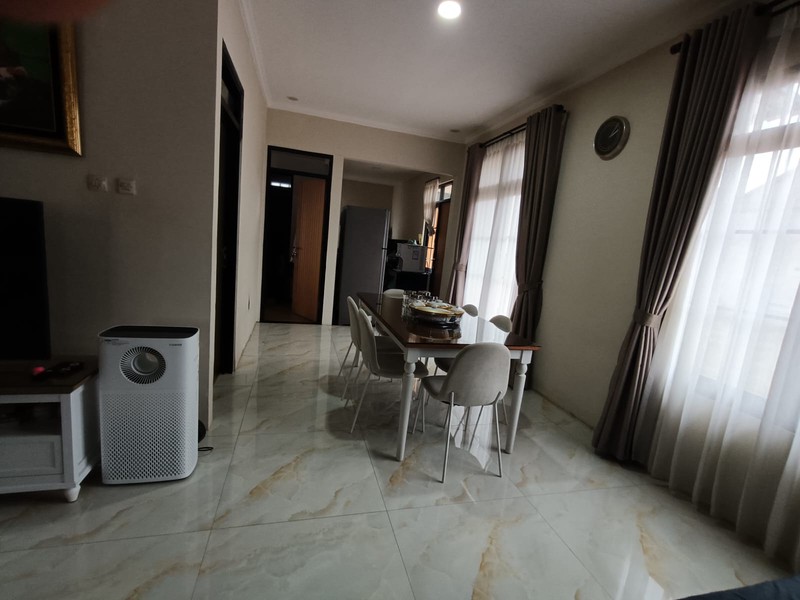 TANAH DAN RUMAH! Rumah luas di Cimahi, Bandung!