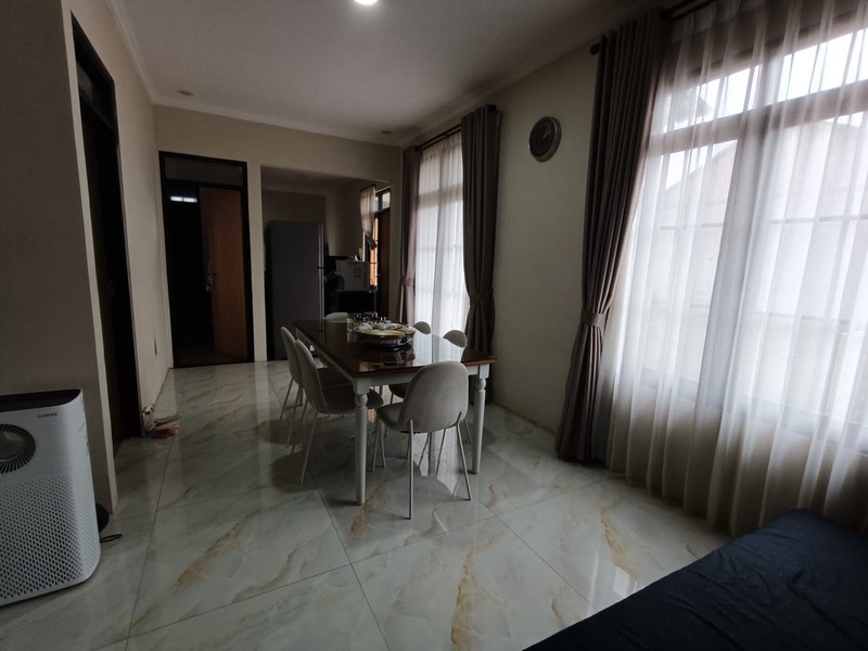 TANAH DAN RUMAH! Rumah luas di Cimahi, Bandung!