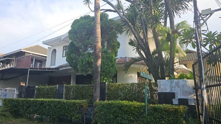 Dijual Rumah di jalan Neptunus Rumah bagus terawat Dua lantai