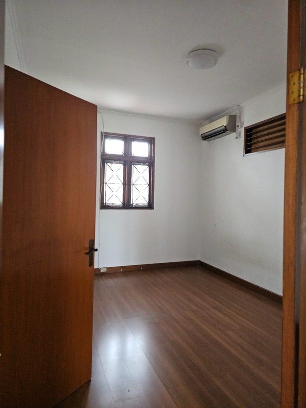 Dijual Rumah di jalan Neptunus Rumah bagus terawat Dua lantai