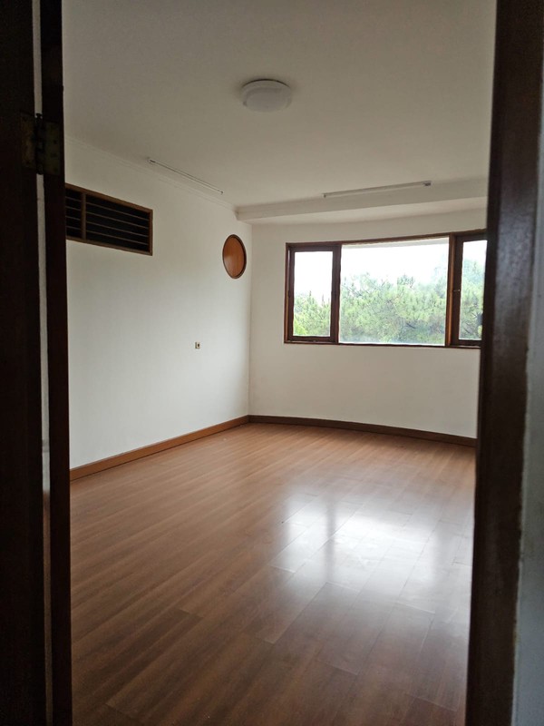 Dijual Rumah di jalan Neptunus Rumah bagus terawat Dua lantai