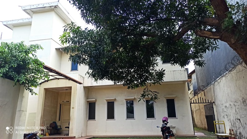 Gedung Kantor, Di Daerah Pasar Minggu