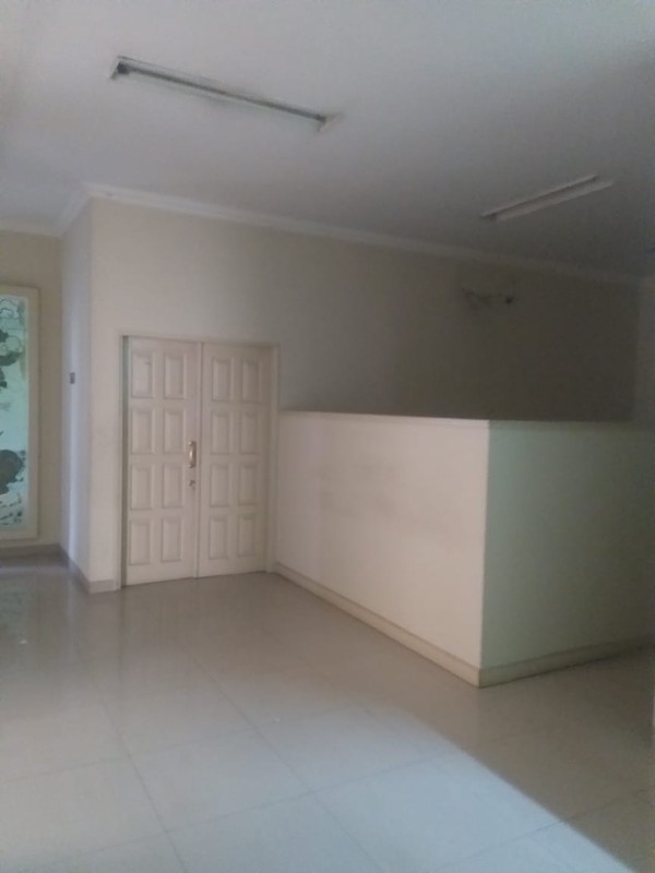 Gedung Kantor, Di Daerah Pasar Minggu