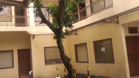 Gedung Kantor, Di Daerah Pasar Minggu