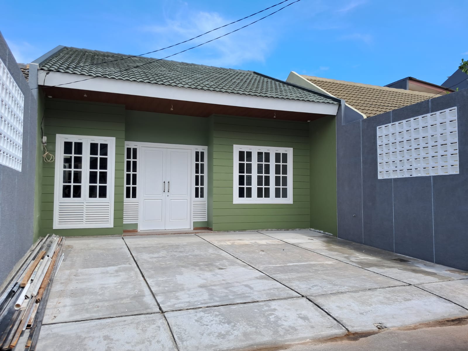 Rumah Cantik Siap Huni, Ramah Lingkungan,  Adem dan Asri. Renovasi total thn 2025. BSD Griya